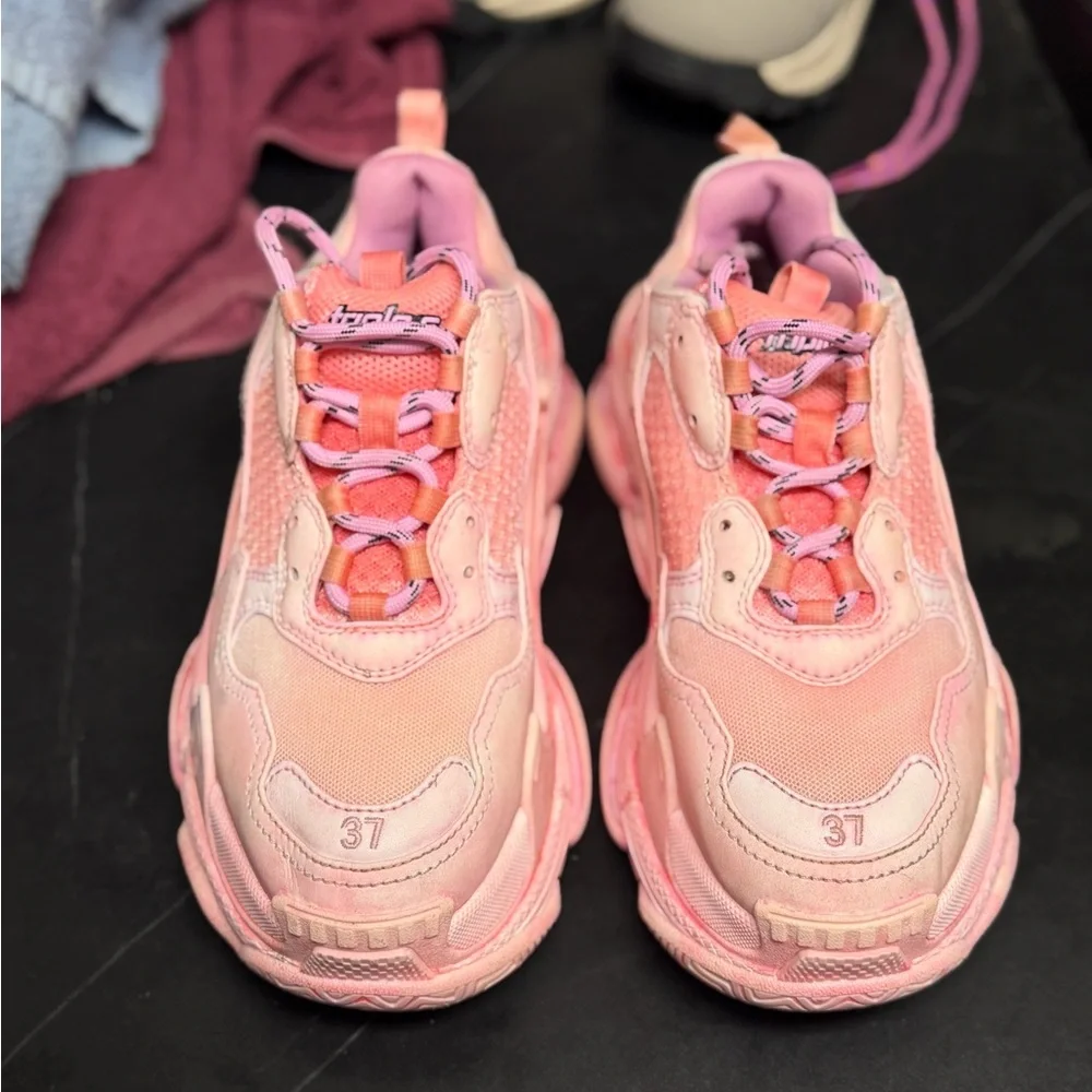 Balenciaga Women's Triple S Sneaker 37EURO - Picture 2 of 3